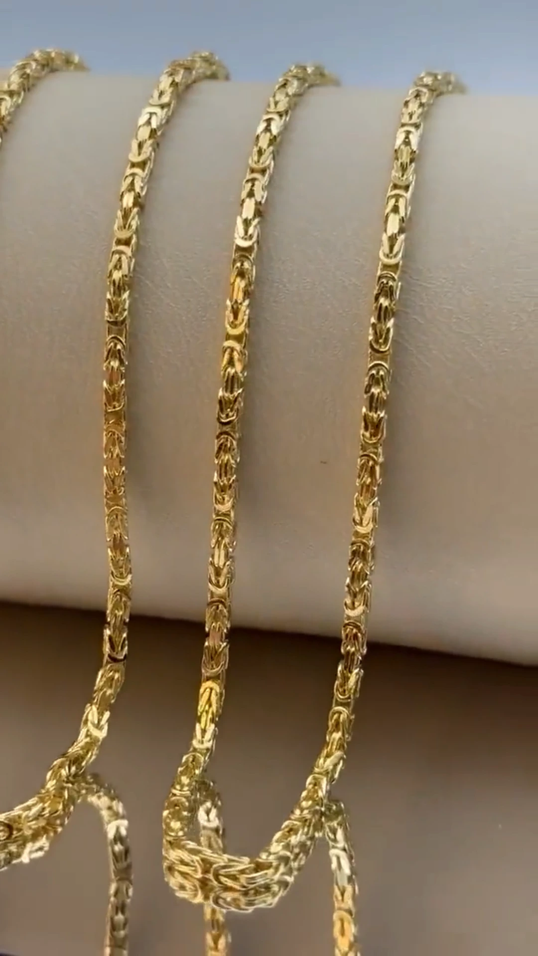18K Yellow Gold Necklace product view 2